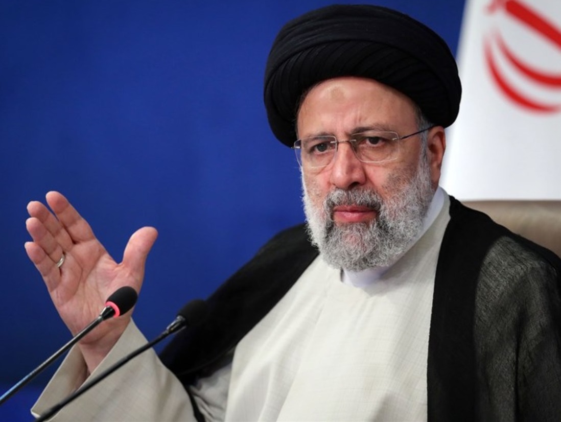 رئیسی: قرار است تصمیم‌های سختی بگیریم؛ شاید برخی موافق نباشند/ دنبال عبرت‌ گرفتن از گذشته هستیم تا آینده را ترسیم کنیم/ در سفرهای مختلف دیدم که کارخانه‌ها به انبار سیب‌زمینی و پیاز تبدیل شده