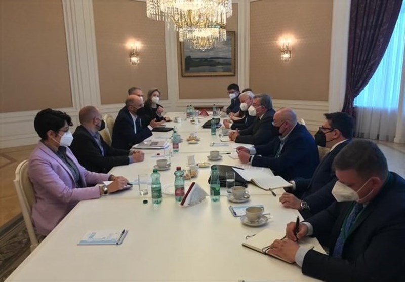 رایزنی هیات‌های روسیه و آمریکا در وین بر سر احیای برجام/ اولیانوف: دیدار مفیدی درباه مسائل باقی‌مانده‌ای که باید حل شوند داشتیم