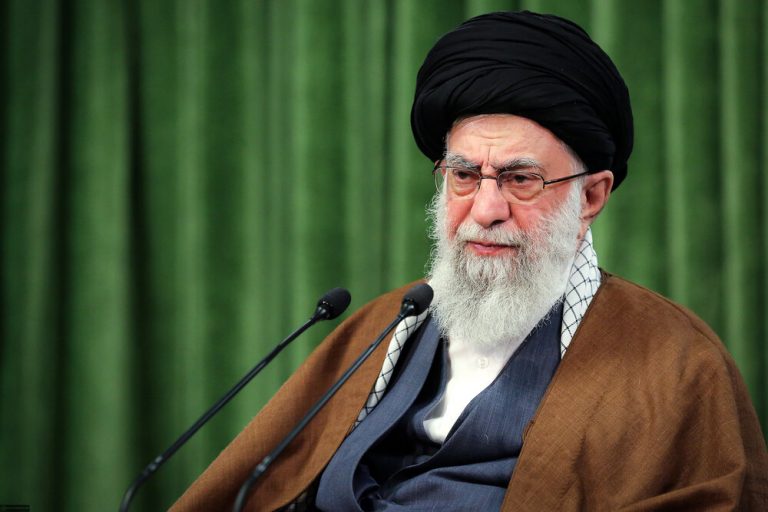 رهبر معظم انقلاب: امروز استکبار اعتراف می‌کند که بسیاری از خواسته‌هایشان بوسیله‌ی جمهوری اسلامی متوقف مانده و تخریب شده است