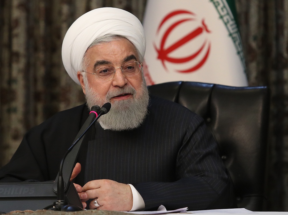 روحانی: دوستان بدانند حداقل هفته‌ای یک جلسه، ستاد مبارزه با کرونا با ریاست من برگزار می شود/ شایعات این روزها به صداوسیما هم سرایت کرده؛ یک‌ گوینده می‌گوید من دلم برای رییس‌جمهور تنگ شده!