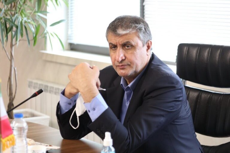 رییس سازمان انرژی اتمی: دیروز نامه‌ای به آژانس دادیم/ نماینده ارشد آژانس در بازدید از تاسیسات کشور گزارش نادرستی داده، ولی باز گروسی این مساله را رسانه‌ای کرد/ این رفتار مدیرکل آژانس حرفه‌ای نیست