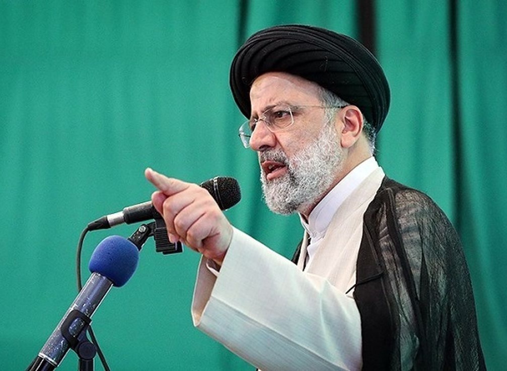 رییسی: تصمیم گرفتیم گرفتار حاشیه‌ها نشویم/ در ادوار گذشته، مسئولان گرفتار حاشیه‌ها شدند