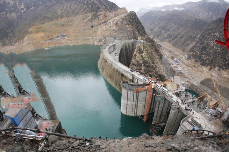 مدیرعامل شرکت آب منطقه ای ایلام خبر داد: ساخت سه سد بزرگ ایلام به ثمر نشست