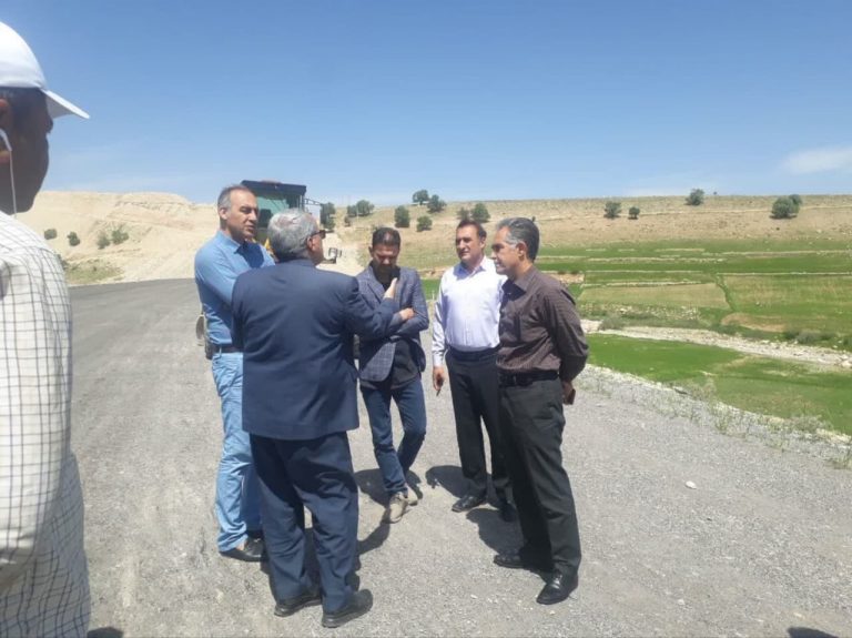 مدیرکل راه و شهرسازی استان ایلام خبر داد: آسفالت جاده چشمه چاهی- سفیدخانی آغاز شد