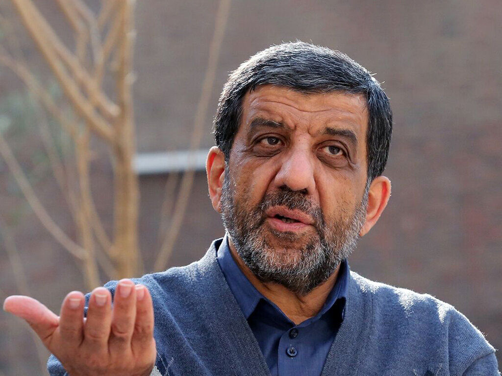 ضرغامی: در حال حاضر برنامه‌ای برای صحبت در مورد علم‌الهدی ندارم/ افرادی که برای زیارت به مشهد می‌روند، دو ساعت به زیارت می‌روند و باقی زمان را در بخش‌های تفریحی حضور دارند/ هنوز مسئله اخلاقی را در حدی که گردشگری مشهد را به خطر بیندازد نمی‌دانم