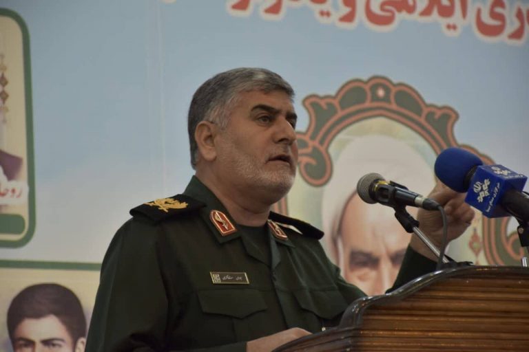 فرمانده سپاه امیرالمومنین(ع) ایلام تاکید کرد: شهدای روحانی بهترین اسوه های ملت ایران در گردنه های سخت بوده اند