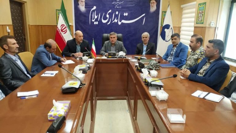 معاون استاندار ایلام تاکید کرد: مردم داری و مردم محوری از مهمترین ویژگی های ارتش انقلابی است