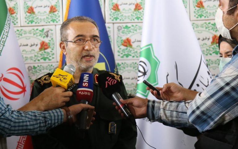 معاون قرارگاه خاتم: بخش خصوصی از برخی از پروژه‌ها استقبال نمی‌کند؛ قرارگاه به این پروژه با ترک تشریفات ورود می‌کند/ ۵ هزار پیمانکار بخش خصوصی با قرارگاه مشغول به کار هستند/ ۱۵۰ هزار نفر به صورت غیر مستقیم در پروژ‌ه‌ها حضور دارند/ با تمام این موضوعات، سهم قرارگاه در پروژه‌های عمرانی ۱۰ درصد است