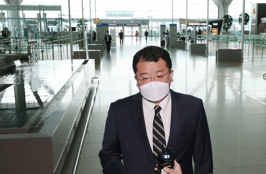 معاون وزیر خارجه کره جنوبی پیش از ترک سئول به مقصد تهران: اوضاع پیرامون کشتی توقیف شده جدی است/ می‌دانیم تمام خدمه کشتی ایمن و سلامت هستند