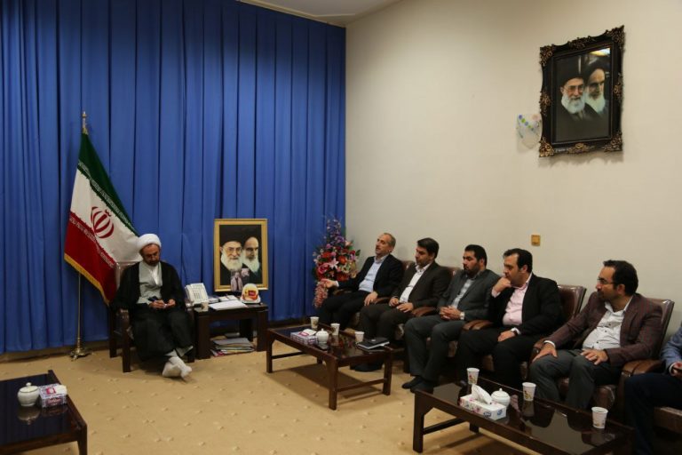 معاون وزیر نفت در دیدار با امام‌جمعه ایلام: بیش از ۲۰۰ پروژه مهم و اساسی در شرکت ملی گاز در حال اجراست