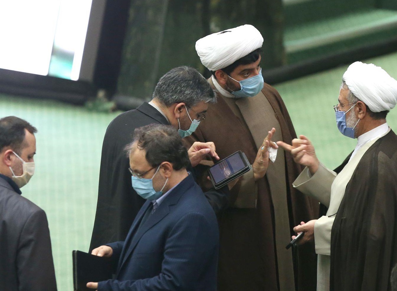 انحصار واردات خودرو هم به خودروسازان می‌رسد؟/ در مجلس چه خبر است؟