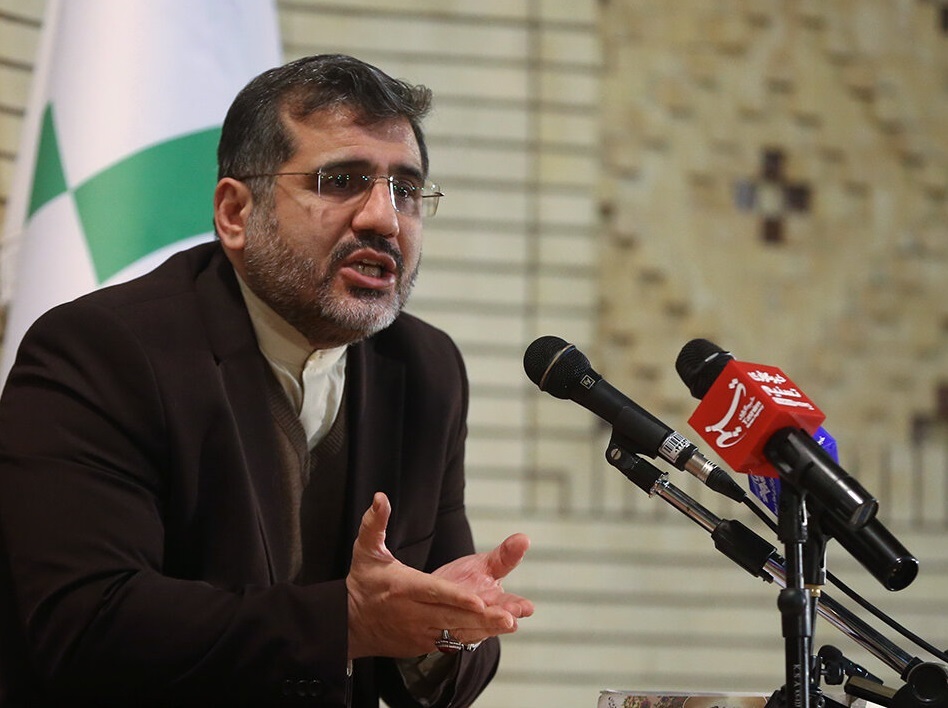 وزیر ارشاد در دانشگاه الزهرا: بعضی از هنرمندانی که الان علیه انقلاب و نظام صحبت می‌کنند، از عفوشدگان سال ۹۸ هستند/ بسیاری از این افراد احکام زندان ۵ و ۷ ساله داشتند، اما رئیسی نامه نوشت و با مشورت رهبری آن‌ها را عفو کرد