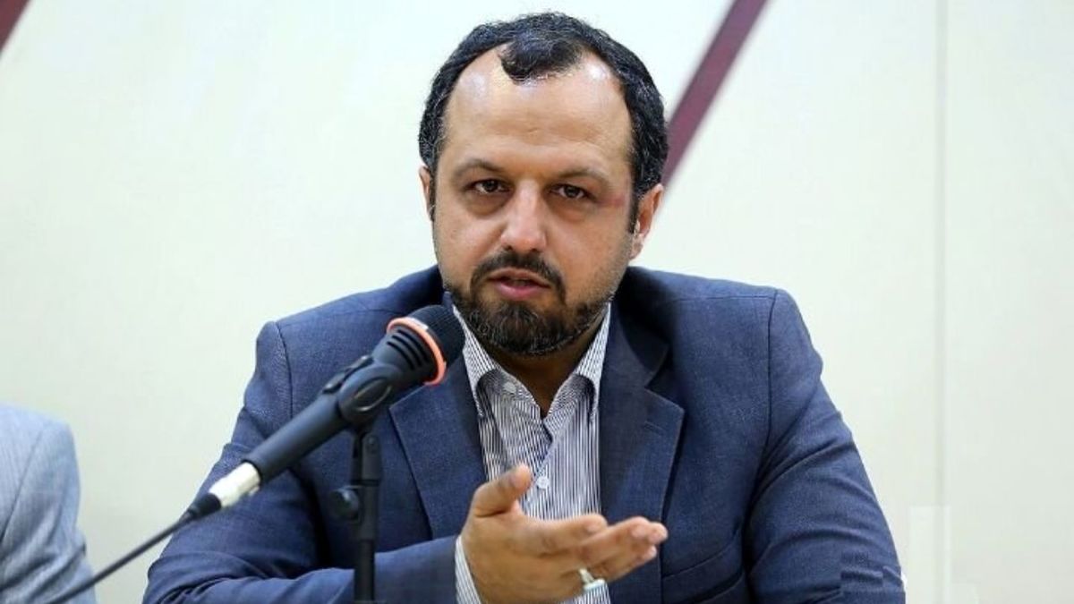 وزیر اقتصاد‌: حذف ارز ۴۲۰۰ تومانی به تعویق افتاد