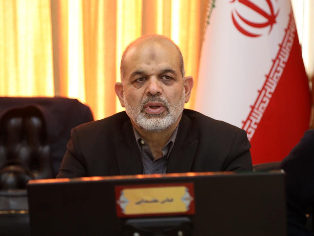 وزیر کشور: پدیده‌ای به نام «لباس شخصی» نداریم/ این مسائل بیشتر جوسازی است/ ماموران اطلاعاتی در همه جا موظند با لباس خاص خودشان باشند؛ این اسمش «لباس‌شخصی» نیست