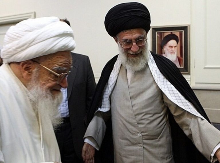 پیام تسلیت رهبر معظم انقلاب برای درگذشت آیت‌الله صافی گلپایگانی: ایشان درباره مسائل انقلاب و کشور، دلسوزانه و مسئولانه ورود می‌کردند/ آن مرحوم بار‌ها اینجانب را از نظرات و مشورت‌های خود مطلع و بهره‌مند ساخته بودند/ آیت‌الله صافی از استوانه‌های حوزه‌ علمیه قم و از برجستگان علمی و عملی و پر سابقه‌ترین عالم دینی در آن حوزه‌ مبارک بودند