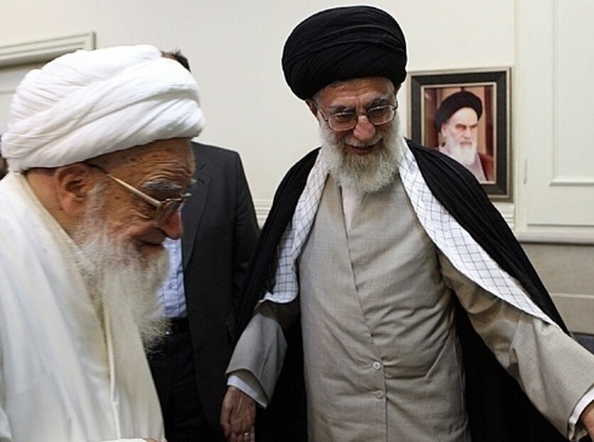 پیام تسلیت رهبر معظم انقلاب برای درگذشت آیت‌الله صافی گلپایگانی: ایشان درباره مسائل انقلاب و کشور، دلسوزانه و مسئولانه ورود می‌کردند/ آن مرحوم بار‌ها اینجانب را از نظرات و مشورت‌های خود مطلع و بهره‌مند ساخته بودند/ آیت‌الله صافی از استوانه‌های حوزه‌ علمیه قم و از برجستگان علمی و عملی و پر سابقه‌ترین عالم دینی در آن حوزه‌ مبارک بودند