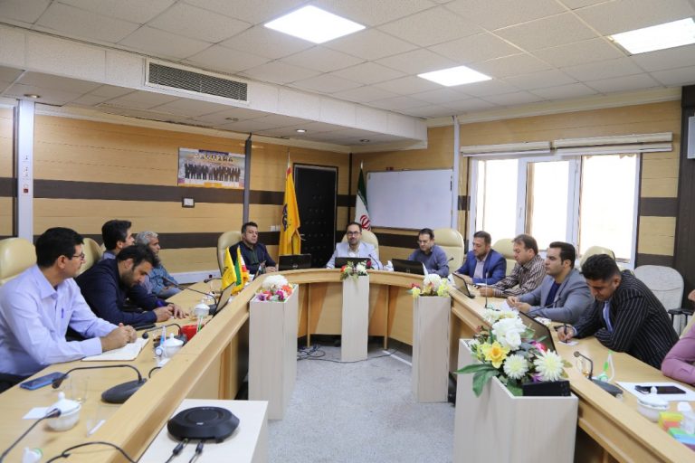 کشاورز در مراسم معارفه سرپرست بهره‌برداری شرکت گاز استان: تکریم ارباب‌رجوع و آموزش تخصصی در سرلوحه کاری روسای نواحی ایلام قرار گیرد